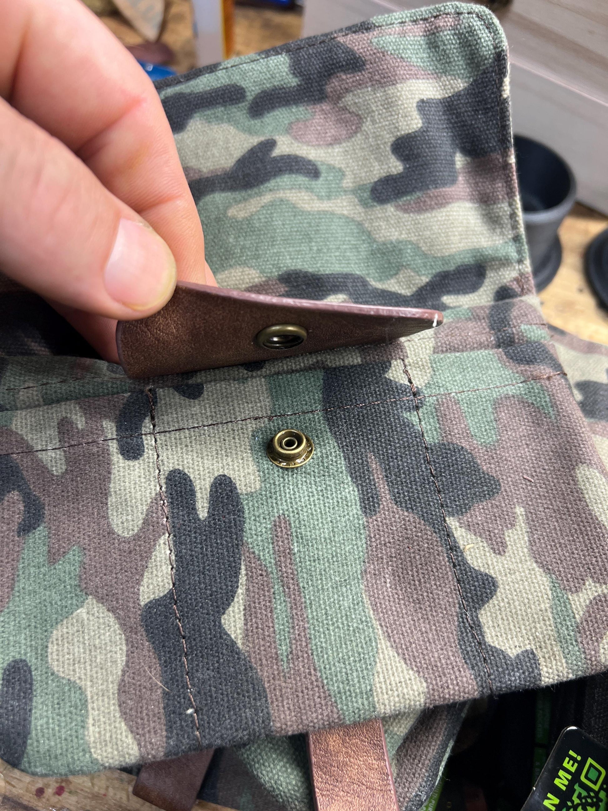 Medium tobacco pouch
