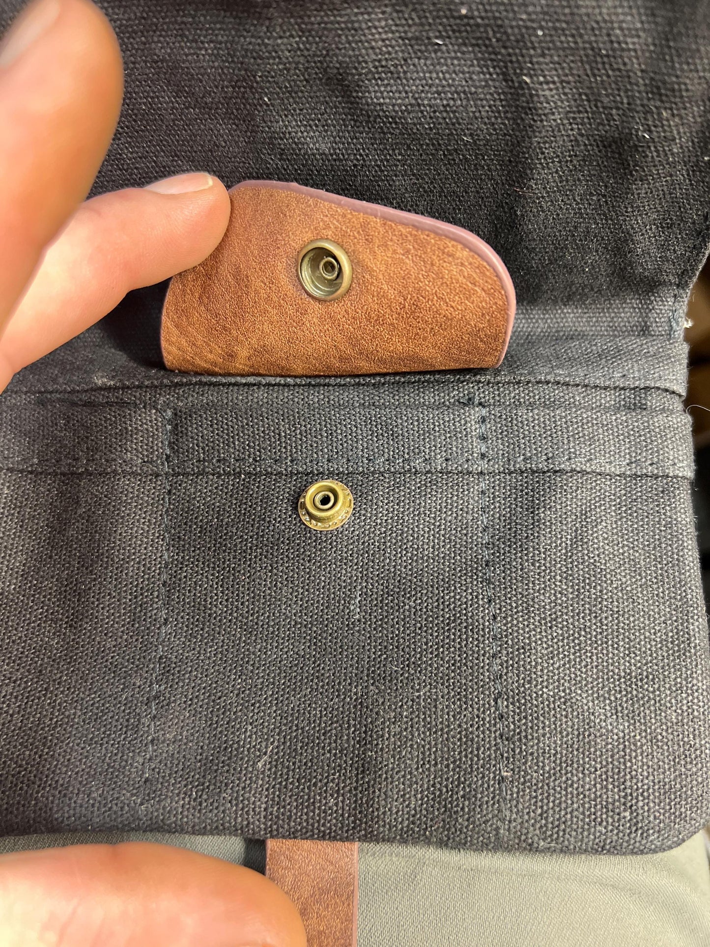 Medium tobacco pouch