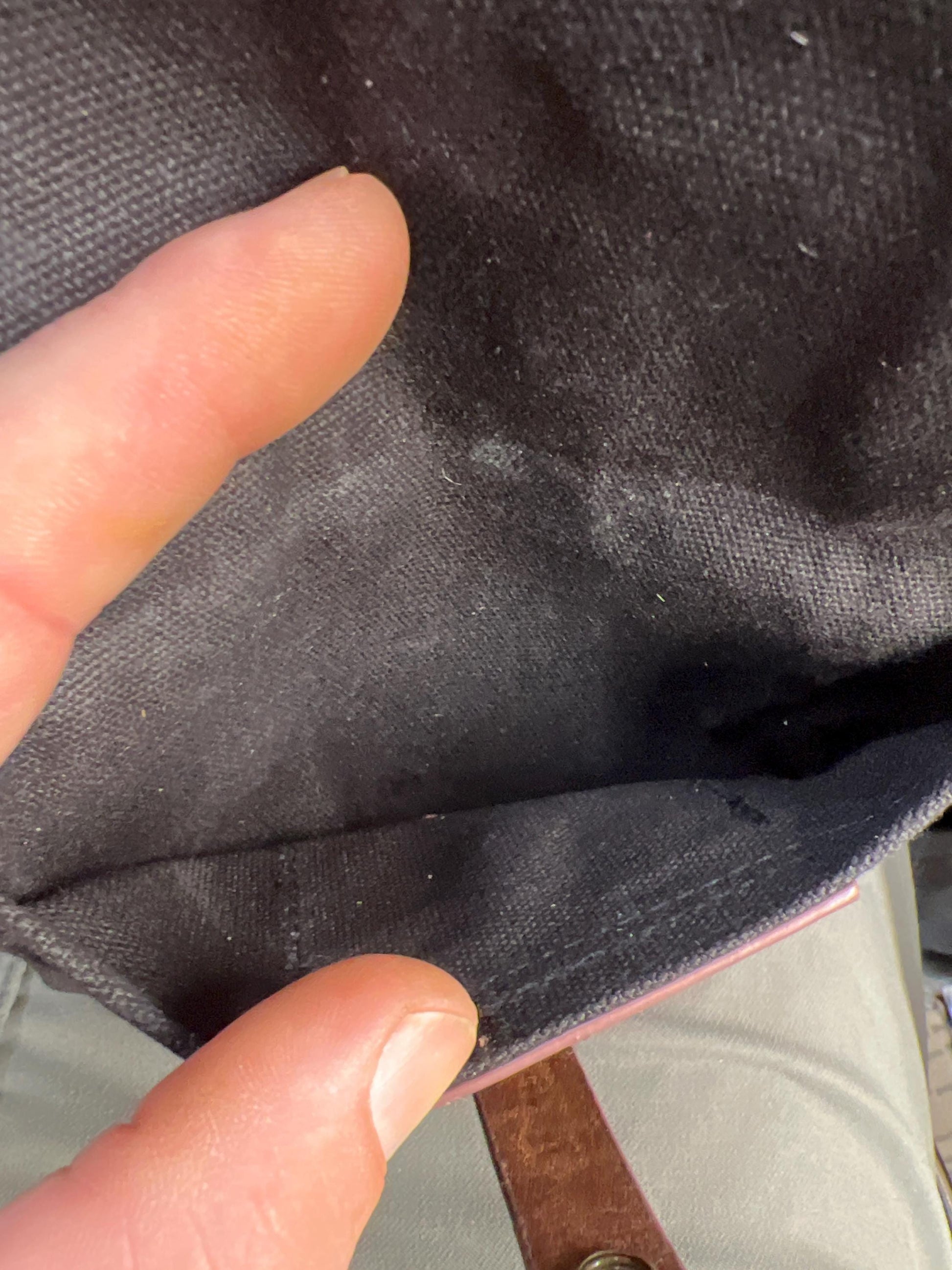 Medium tobacco pouch
