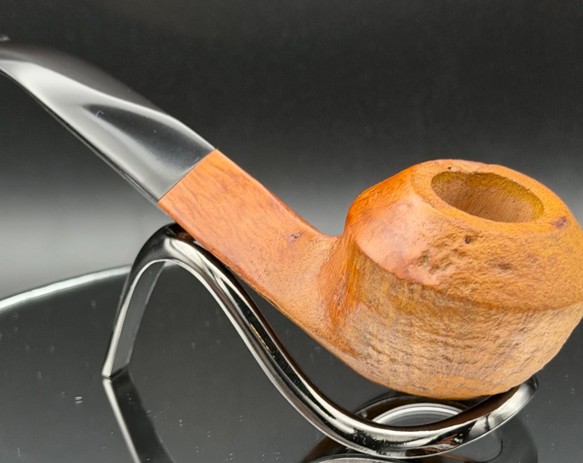 Handmade briar tobacco pipe