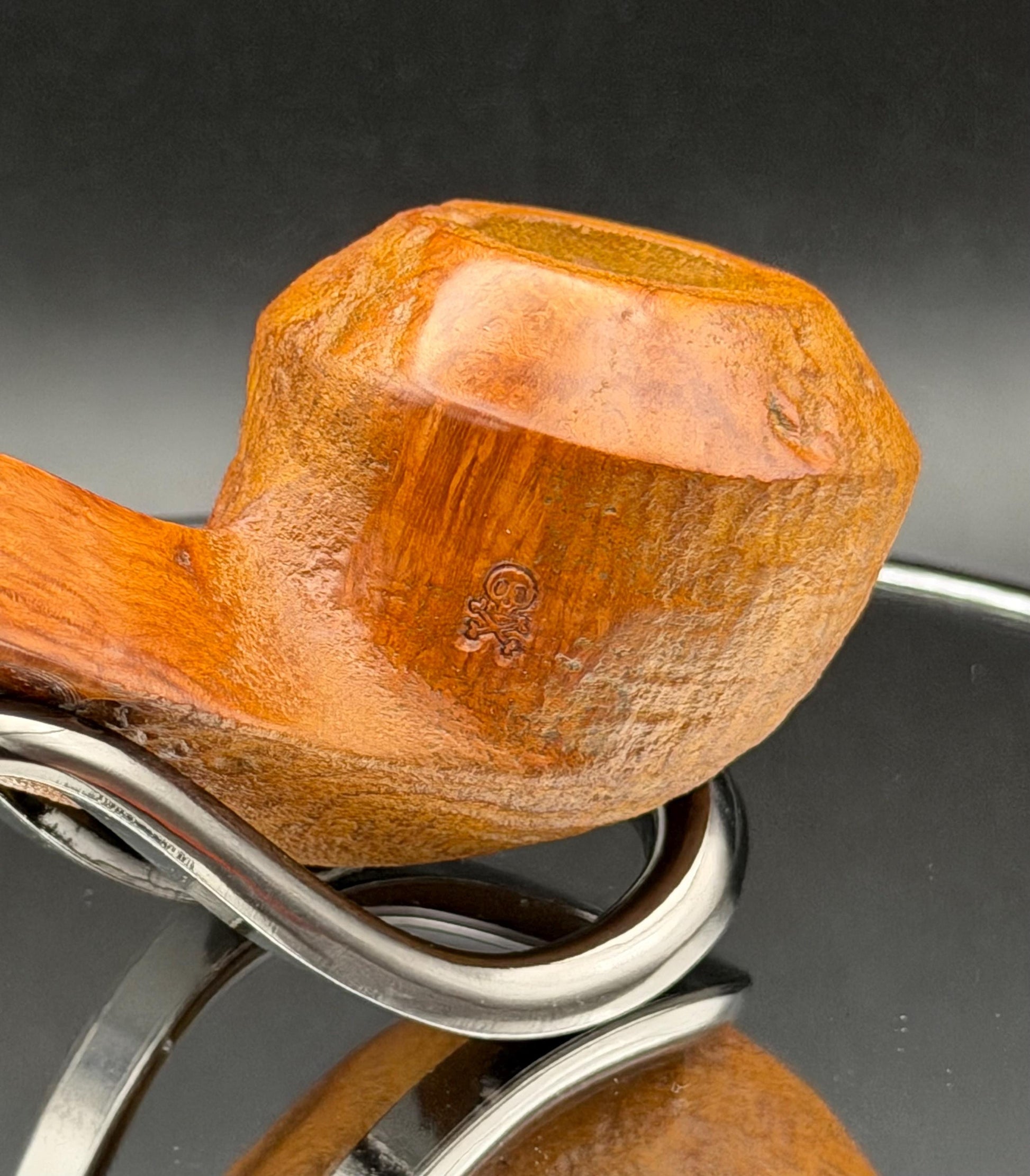 Handmade briar tobacco pipe