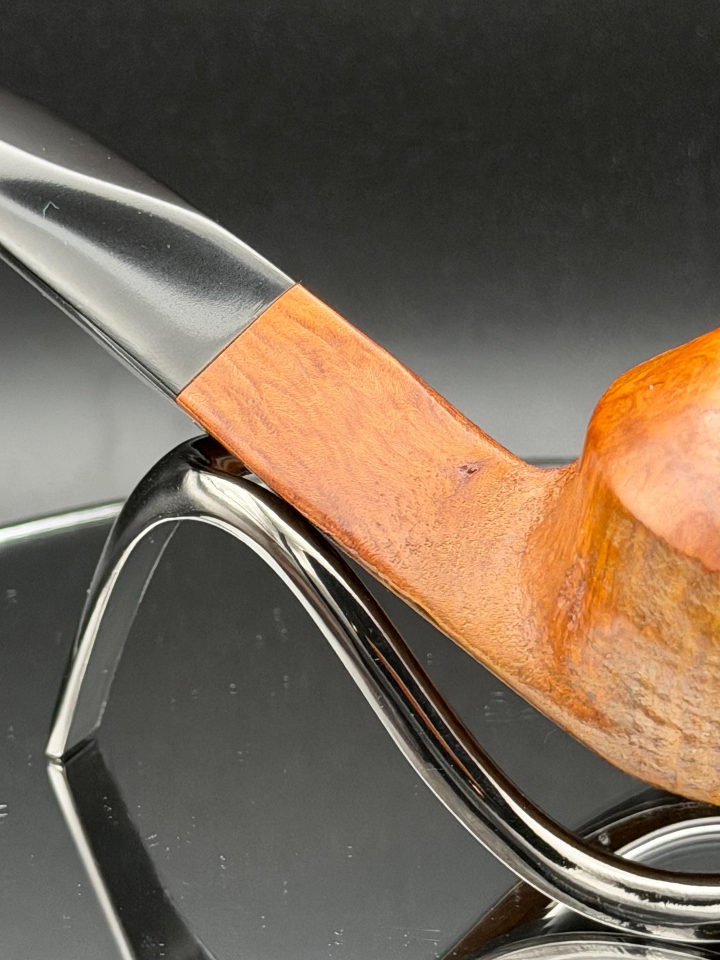 Handmade briar tobacco pipe