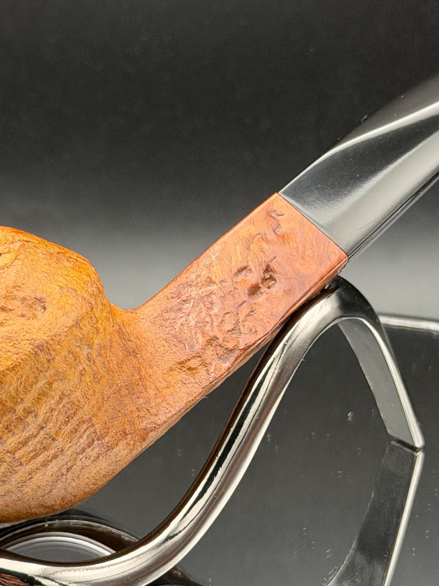 Handmade briar tobacco pipe