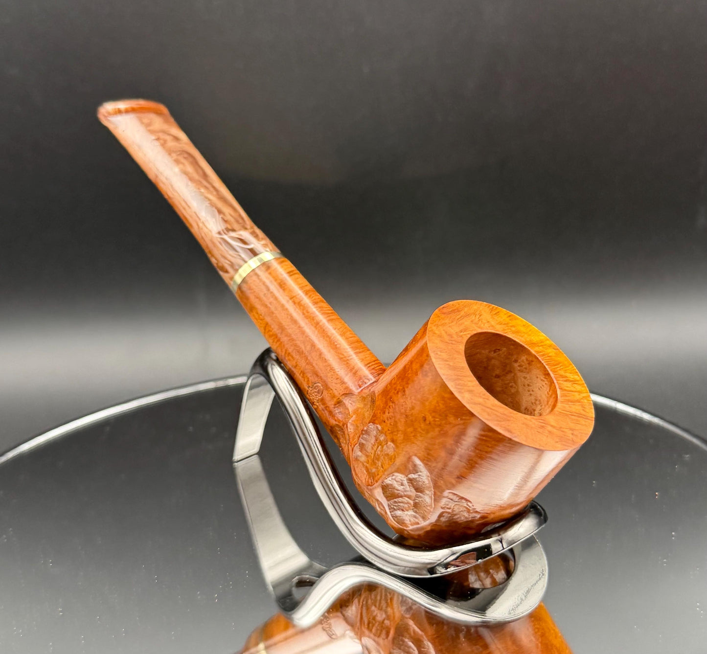Handmade briar tobacco pipe