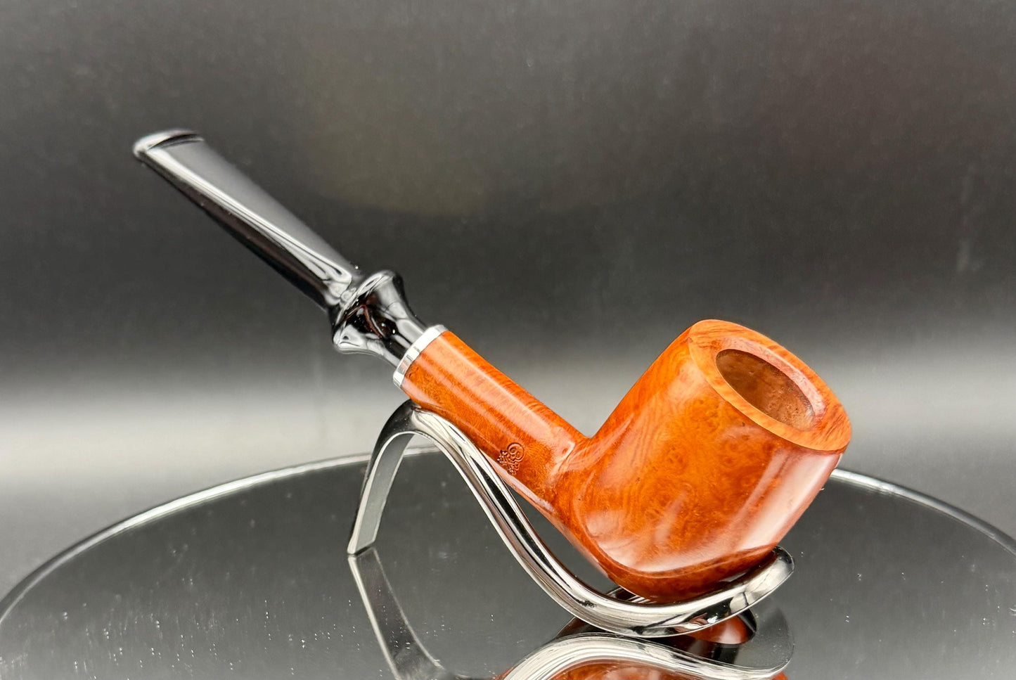 Handmade briar tobacco pipe