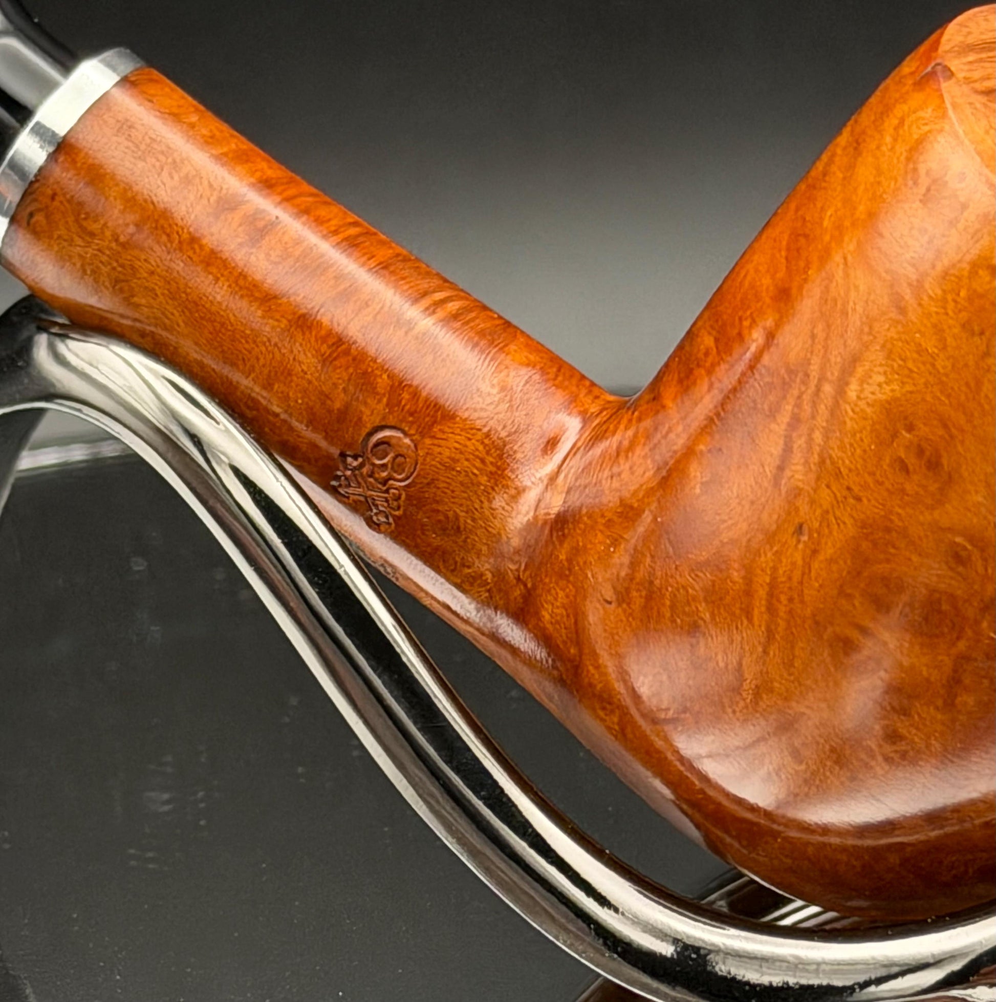 Handmade briar tobacco pipe