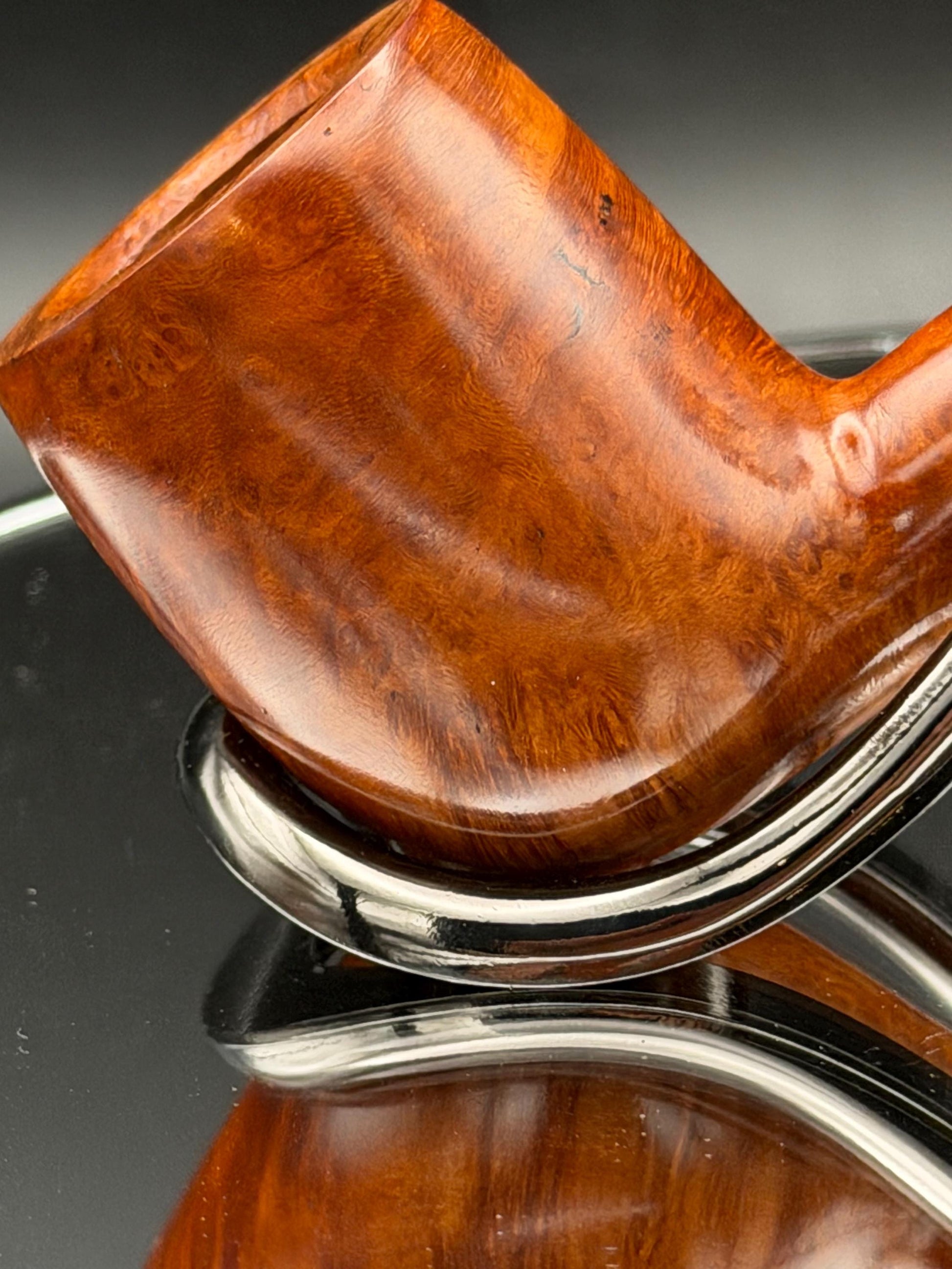 Handmade briar tobacco pipe