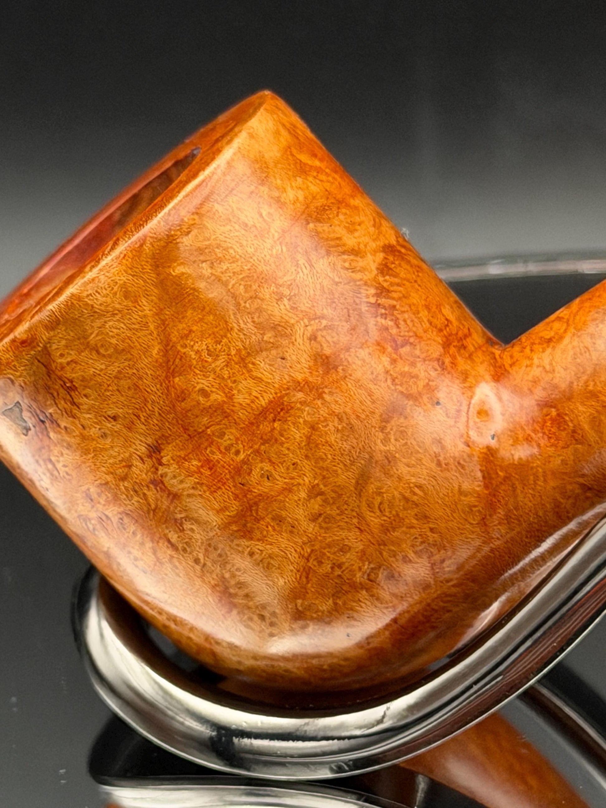 Handmade briar tobacco pipe