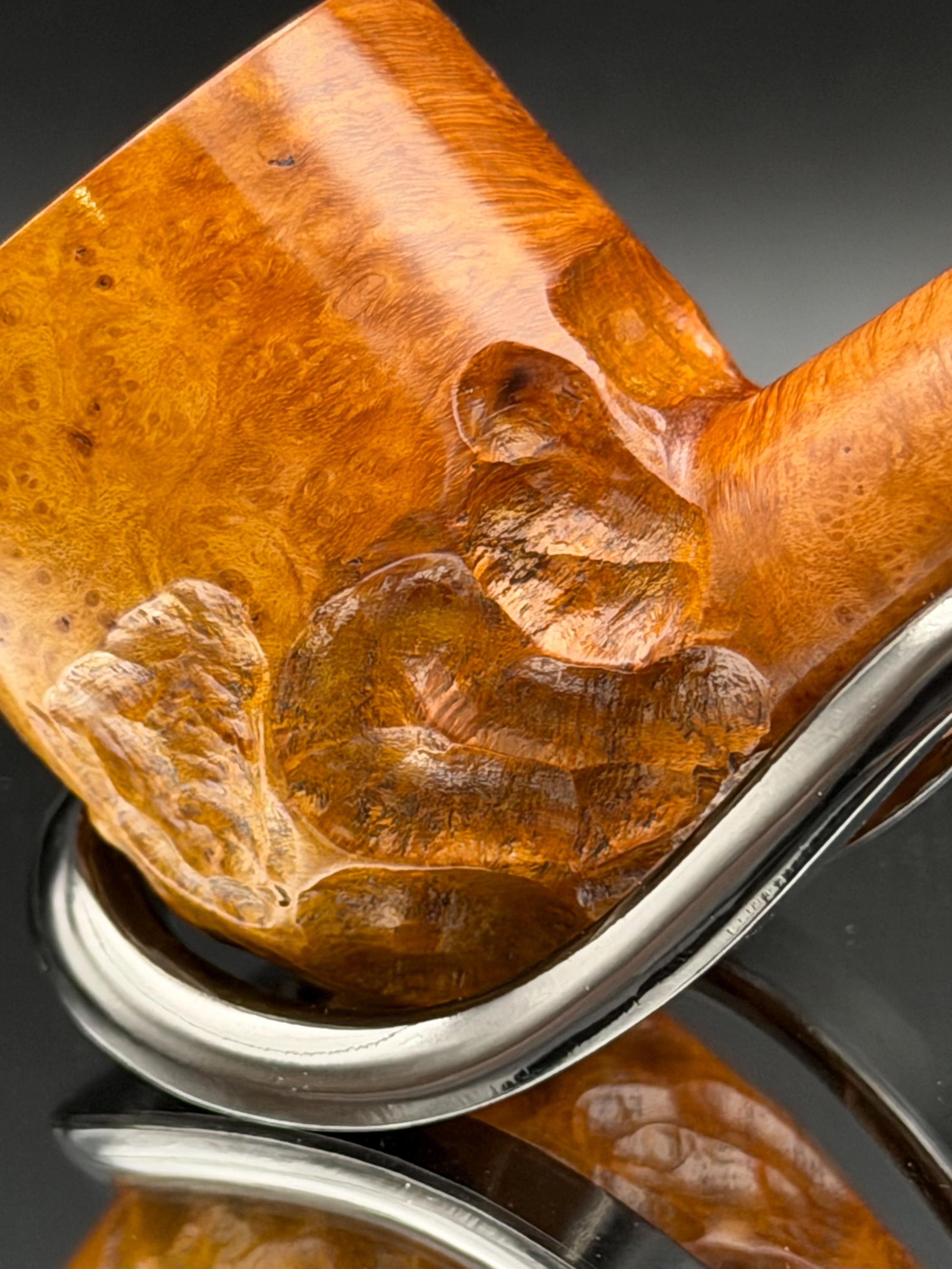 Handmade briar tobacco pipe