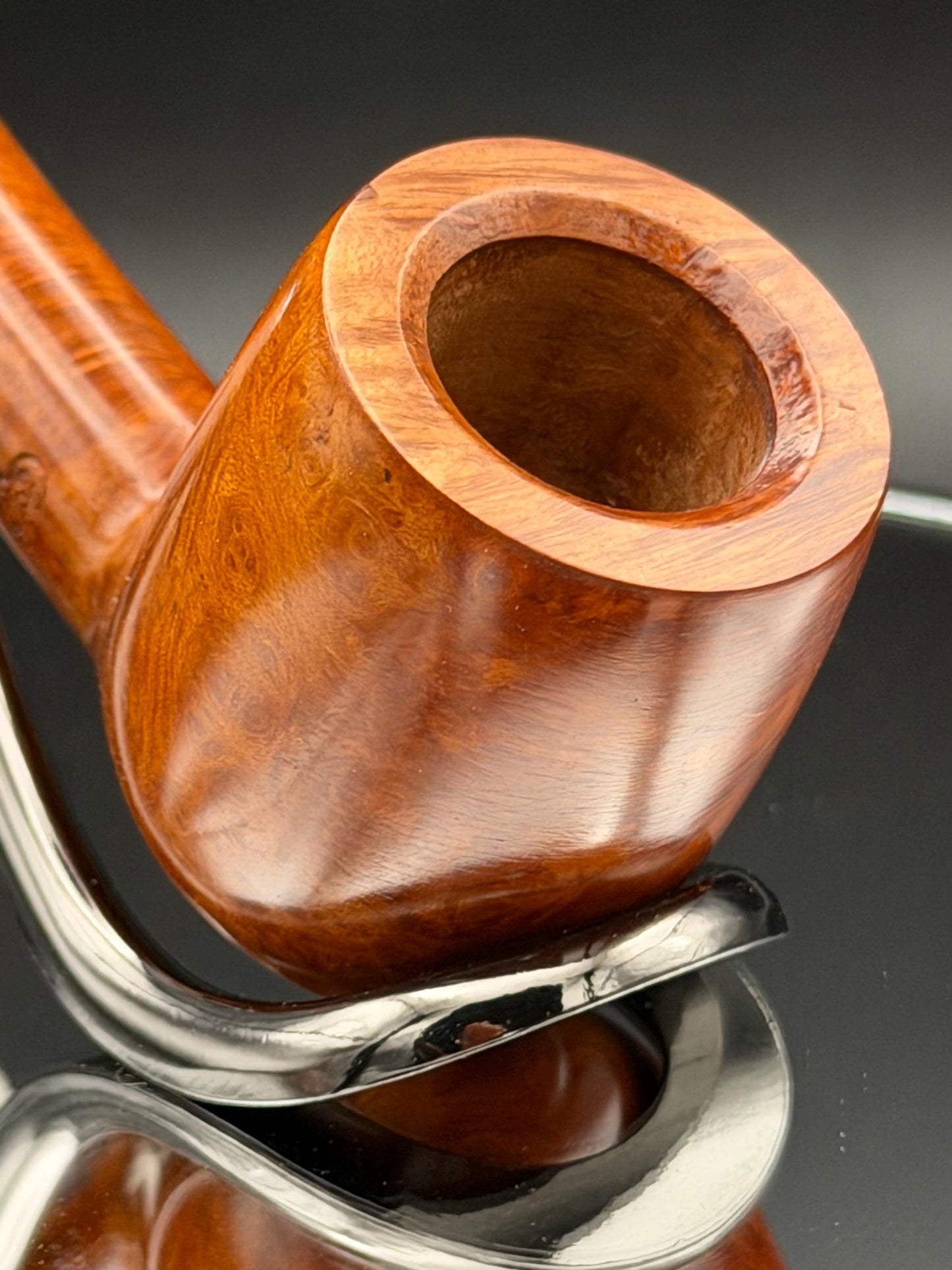 Handmade briar tobacco pipe