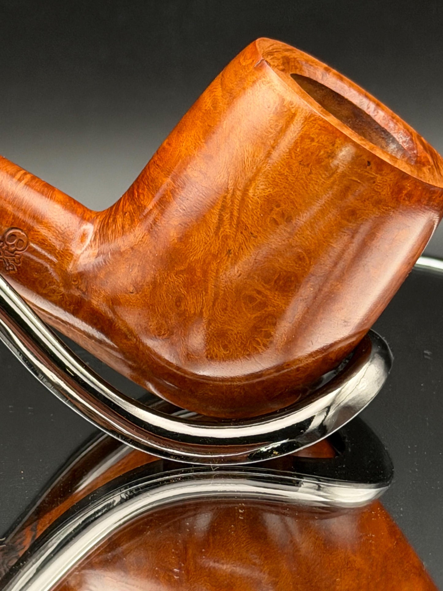 Handmade briar tobacco pipe