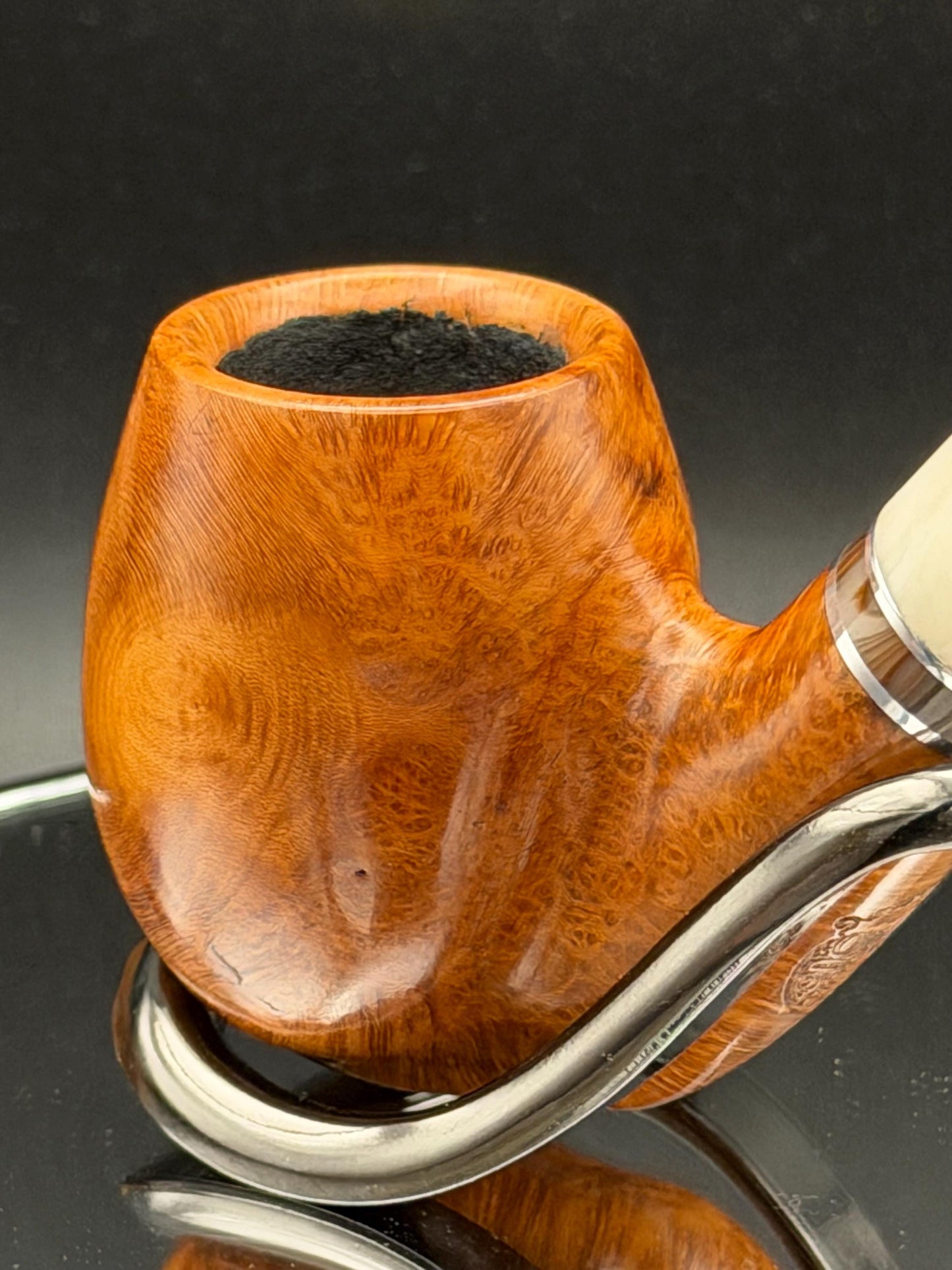 Handmade briar tobacco pipe