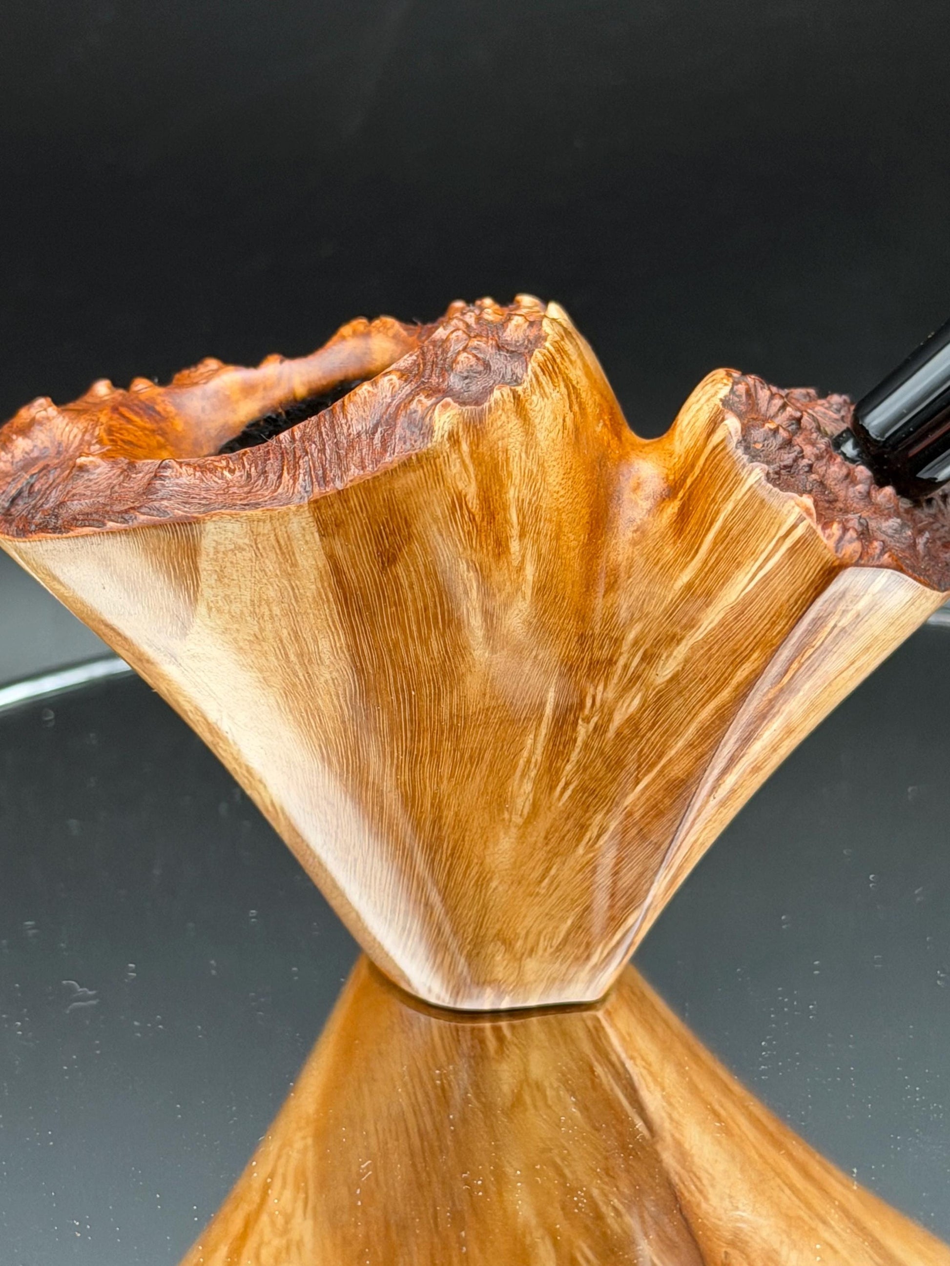 Handmade briar tobacco pipe