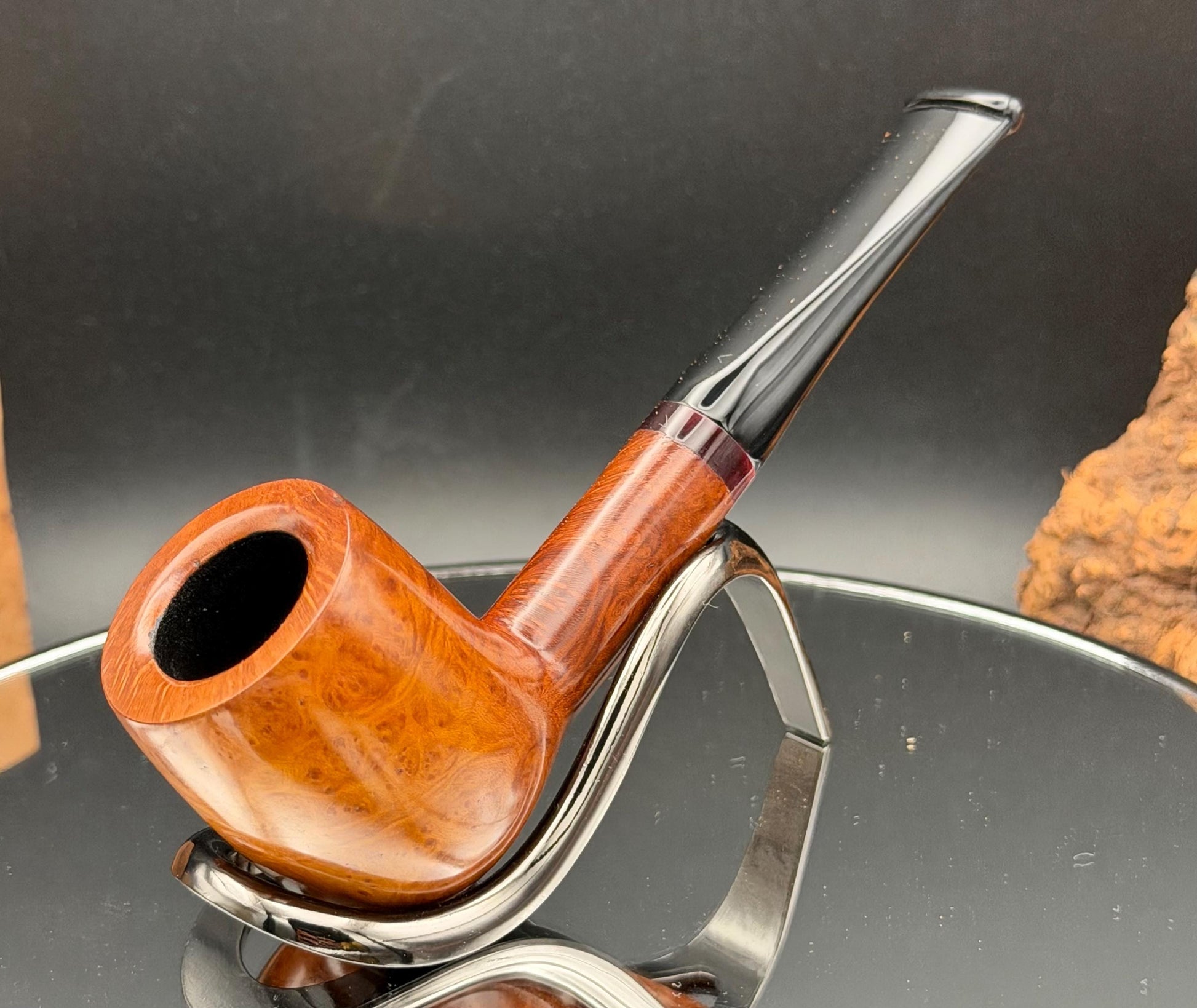 Handmade briar tobacco pipe