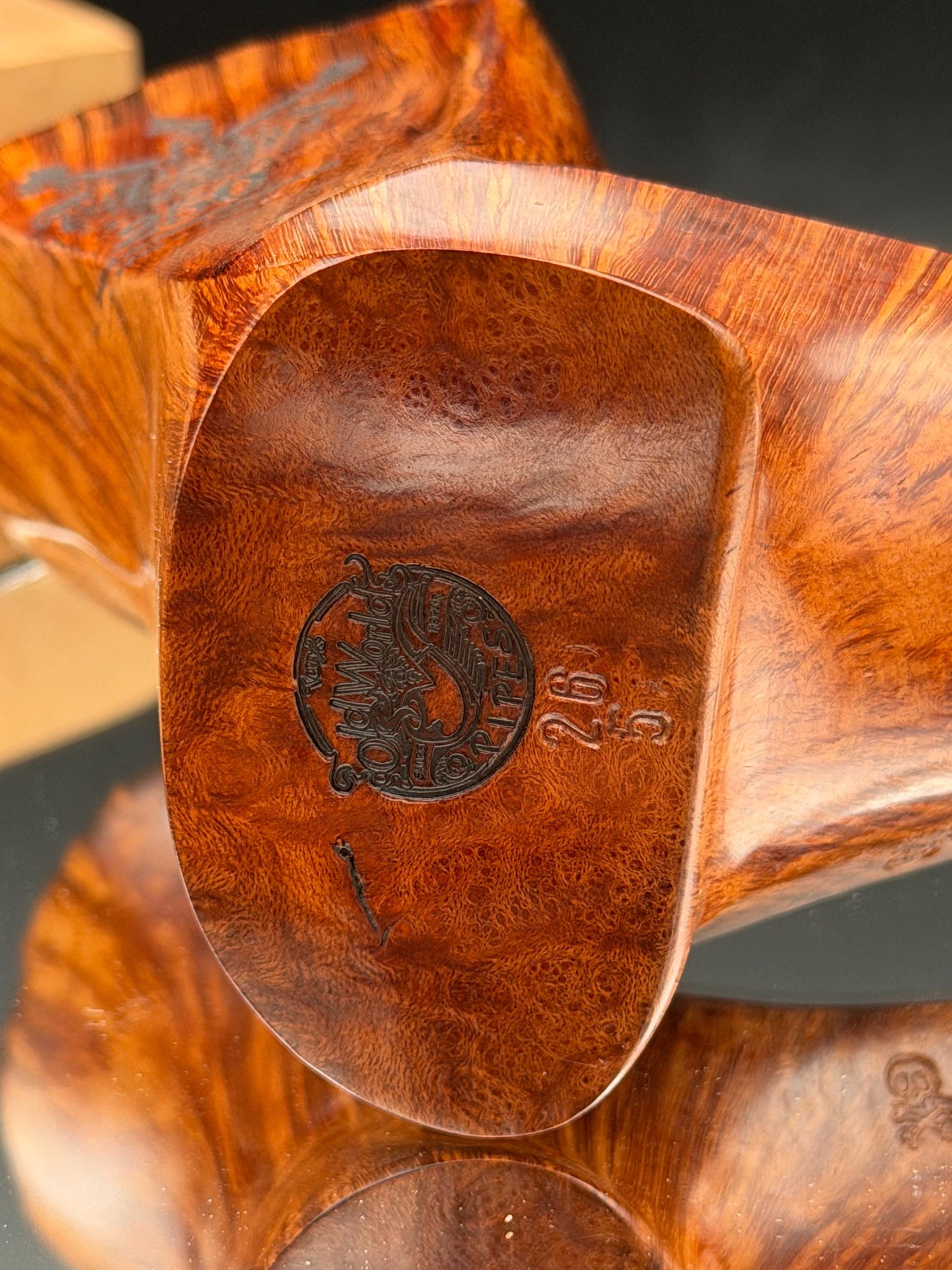 Handmade briar tobacco pipe